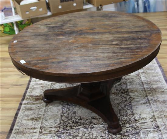 A Victorian rosewood breakfast table W.120cm